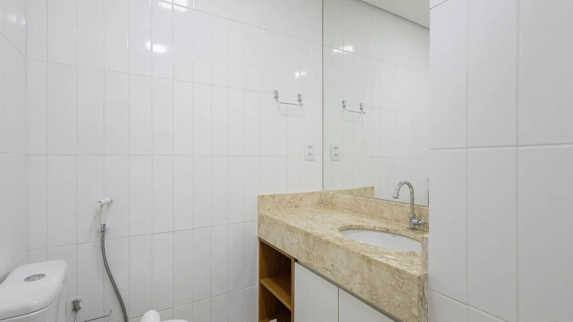 Apto Confortavel Com Otima Localizacao, Df, Roe210 Brasilia Apartment