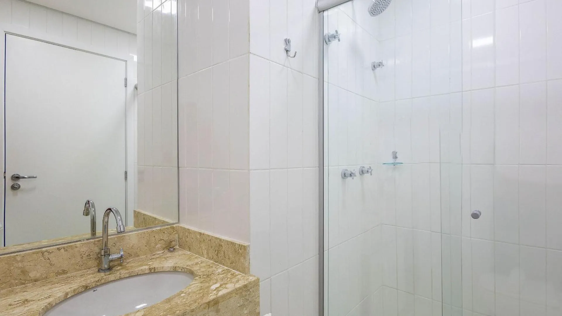 Apto Confortavel Com Otima Localizacao, Df, Roe210 Brasilia