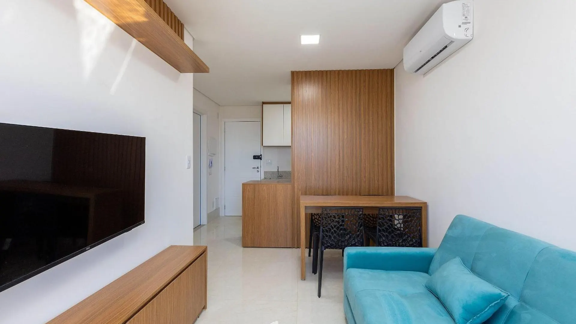 Apto Confortavel Com Otima Localizacao, Df, Roe210 Brasilia 0*,